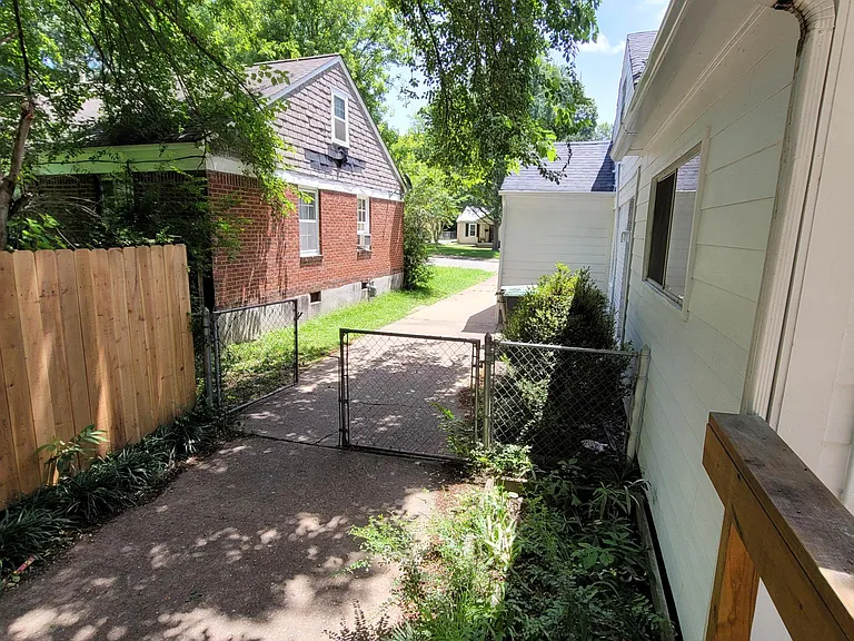 825 S Graham St — Photo 11