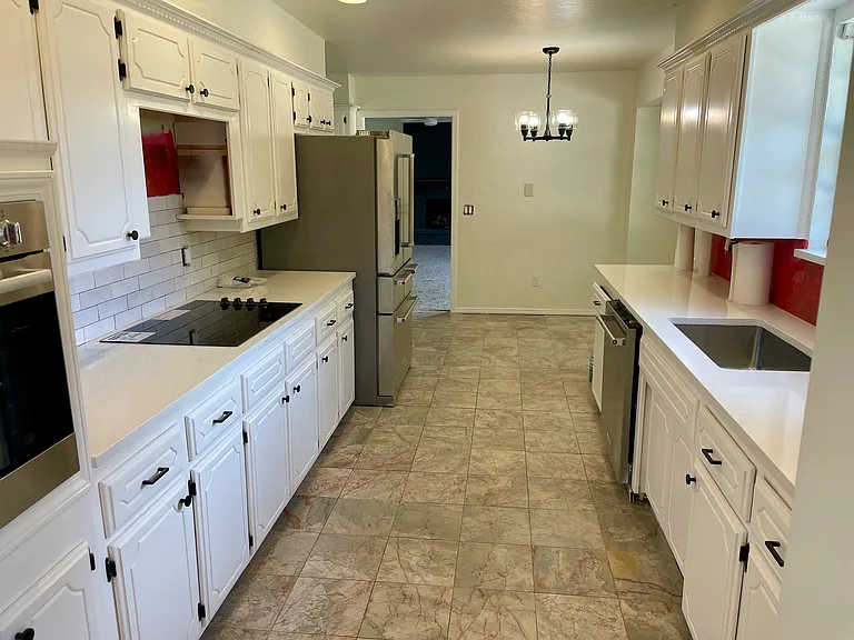 1802 Logan Dr — Photo 10