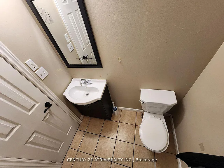 49 Lawrence Cres #BASEMENT — Photo 6