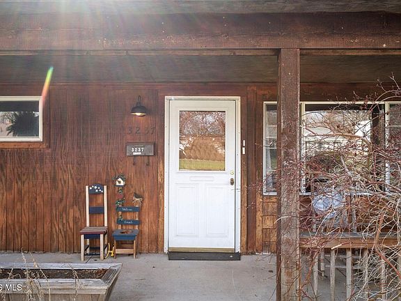 4th image of 3237 Waldmar Rd