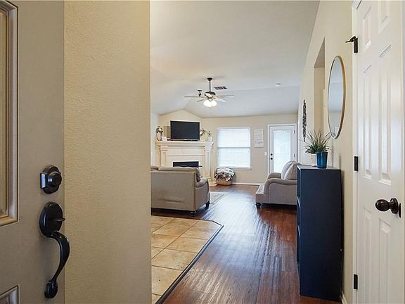 5th image of 12613 Williamsport Ave