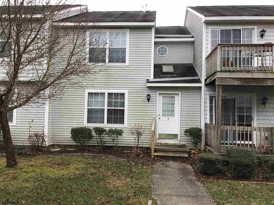 2nd image of 17 Oyster Bay Rd APT B