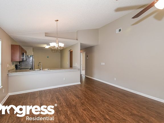 5th image of 4252 Hanging Moss Dr