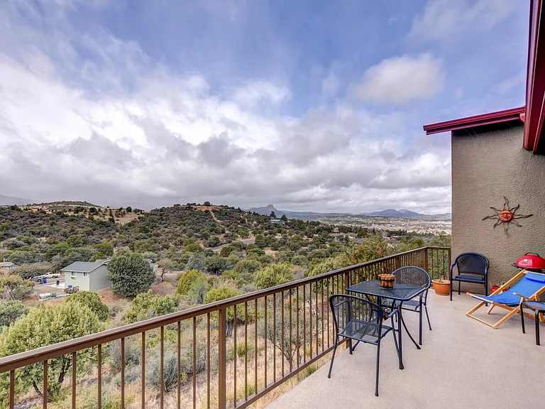 210 Jacob Ln — Photo 25