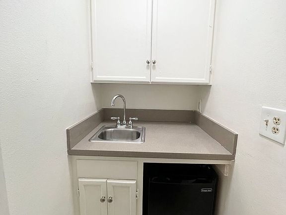 5th image of 23740 Arlington Ave #186
