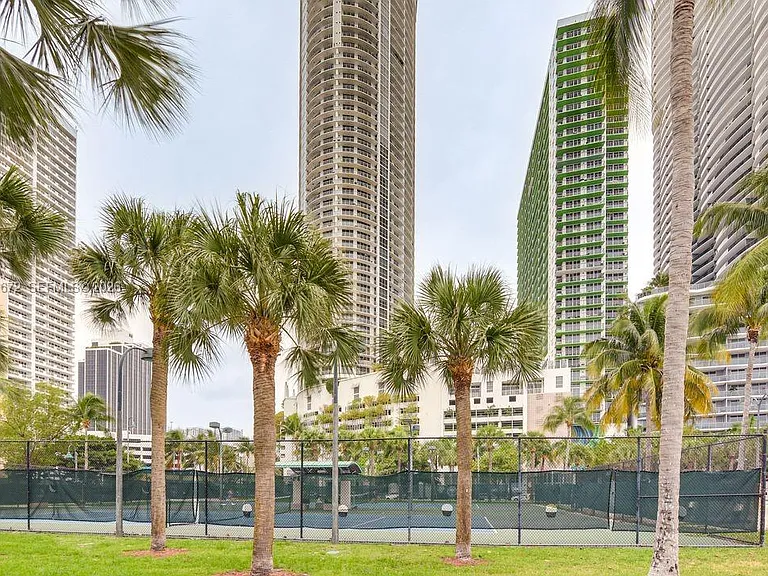 1750 N Bayshore Dr #1909 — Photo 8