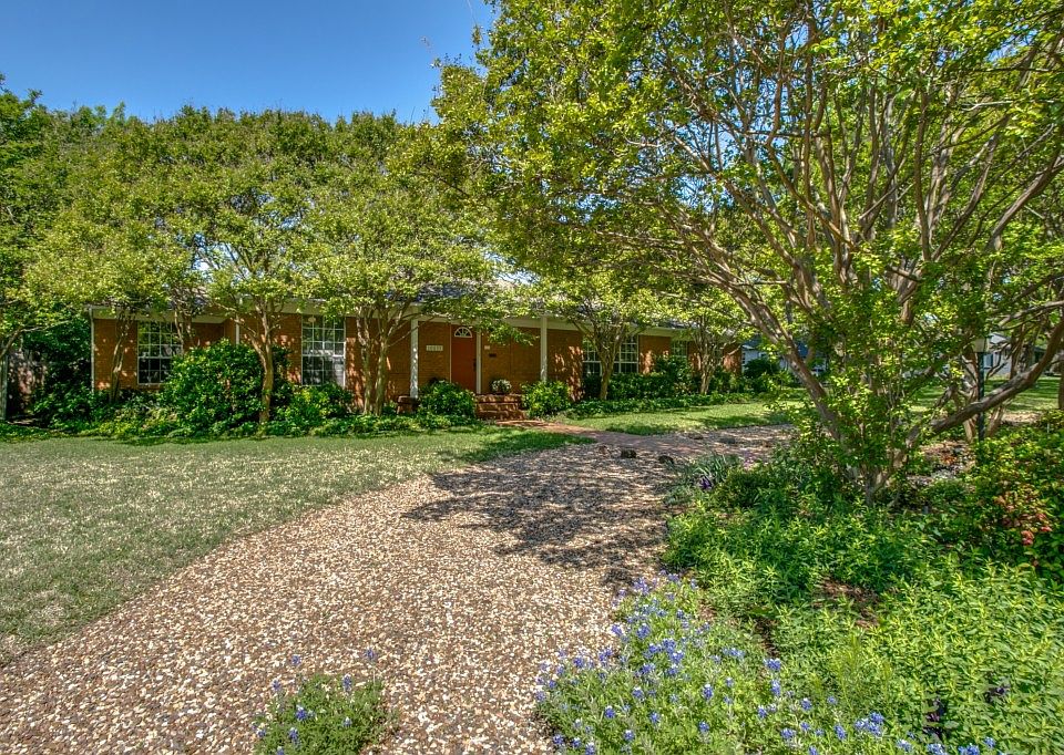 1st image of 10655 Royal Springs Dr