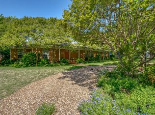 10655 Royal Springs Dr, Dallas, TX 75229