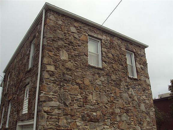 3rd image of 331 W Main St