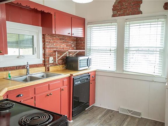 3rd image of 110 Orchard Ave
