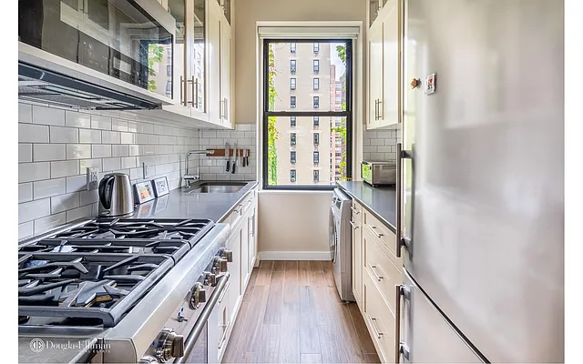 Sold by Douglas Elliman | media 17