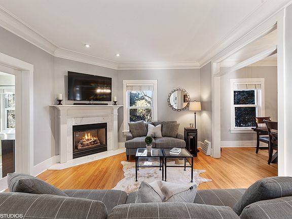 3rd image of 7 S Park Ave