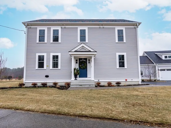 83 E Main St, Hopkinton, MA 01748