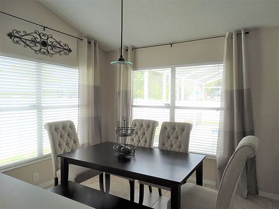 Kitchen nook! 