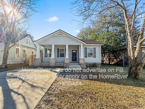 2nd image of 1156 E 15th St
