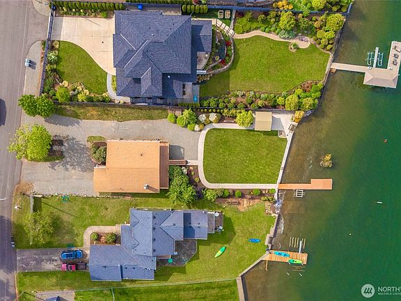 4th image of 4726 N Island Drive E