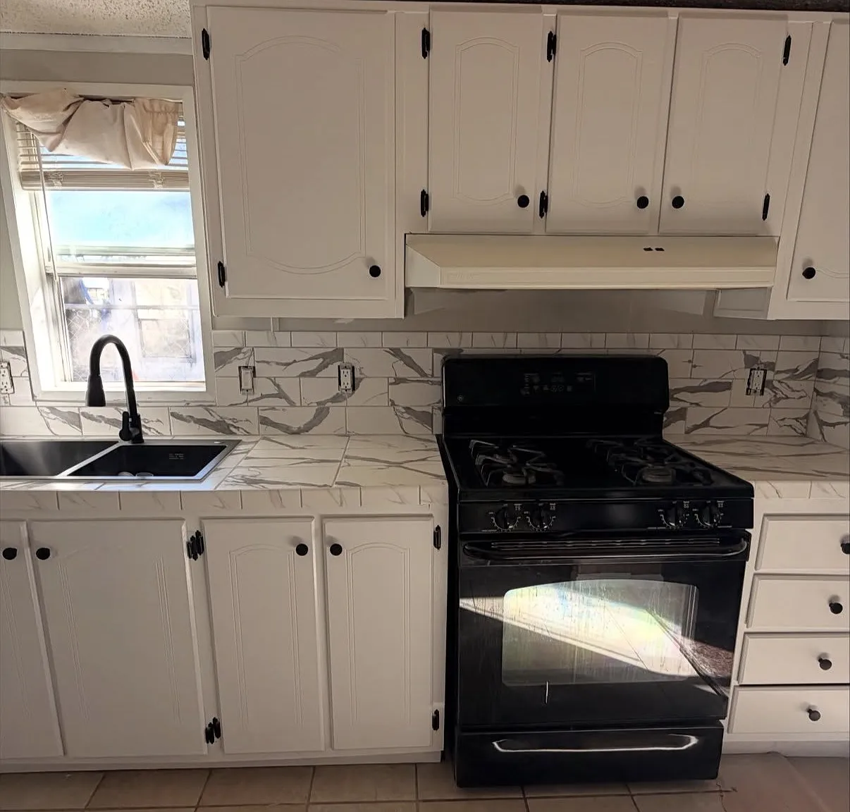 3 bed, 1200 sqft, $1,550 — Photo 1