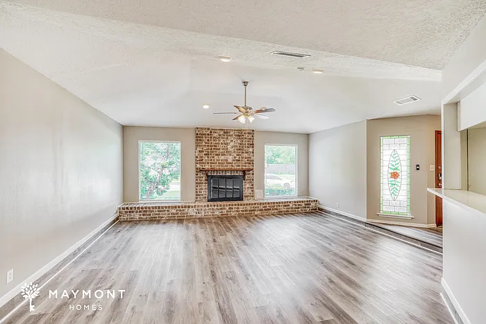3 bed, 2.0 bath, 2268 sqft, $2,445 — Photo 3