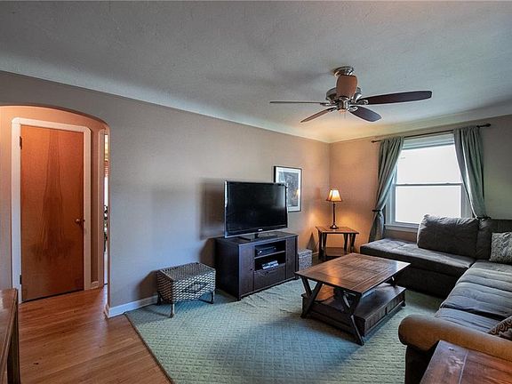 3rd image of 20684 Stanford Ave