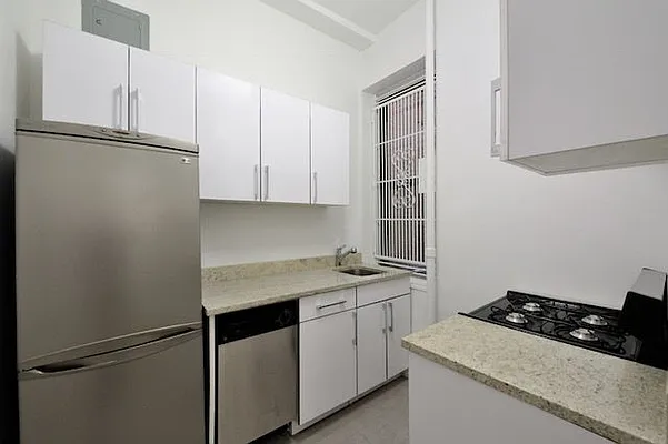 Rented by Aether Property Group | media 28