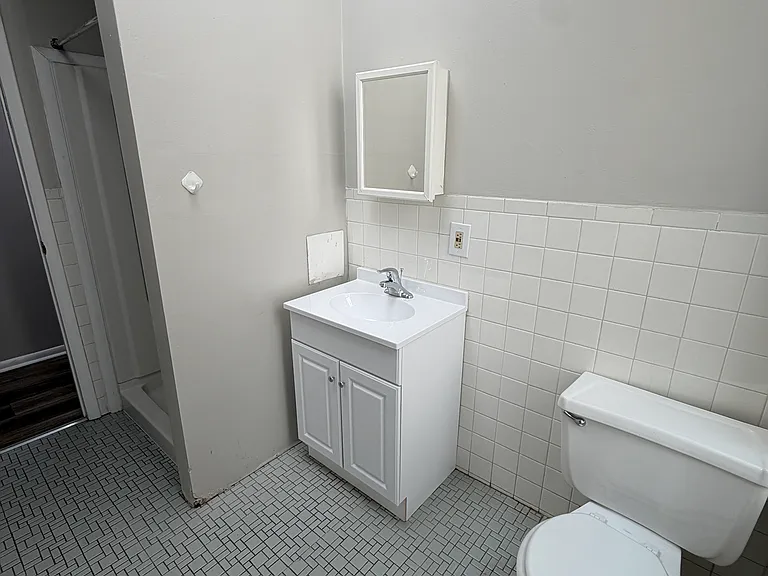 219 S 41st St #B — Photo 9