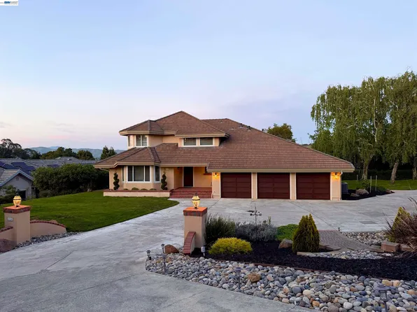 4164 Oak Pointe Ct, Hayward, CA 94542