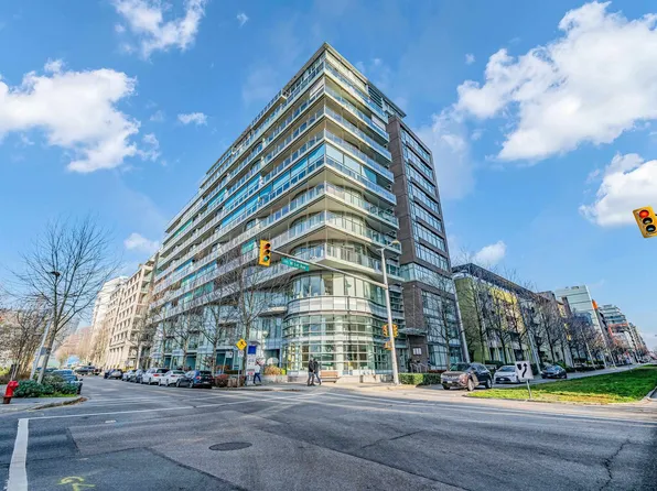 181 W 1st Ave #704, Vancouver, BC V5Y 0E3