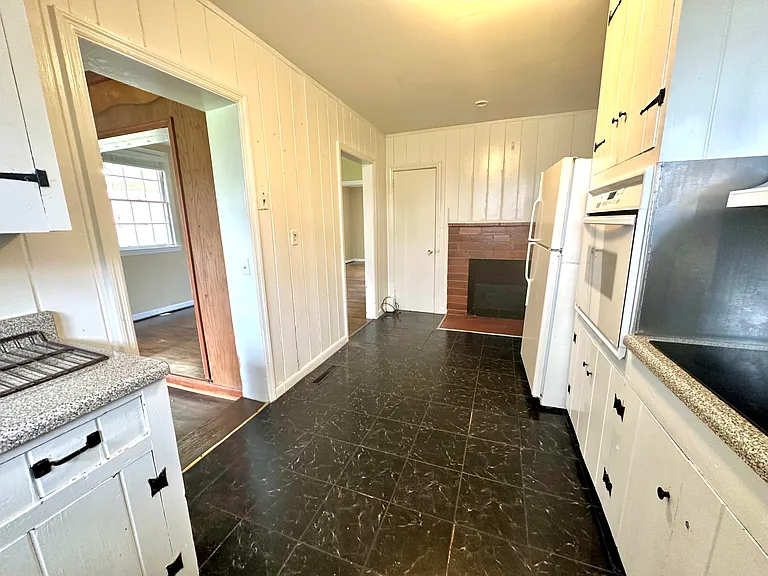 217 E Vineland Rd — Photo 8