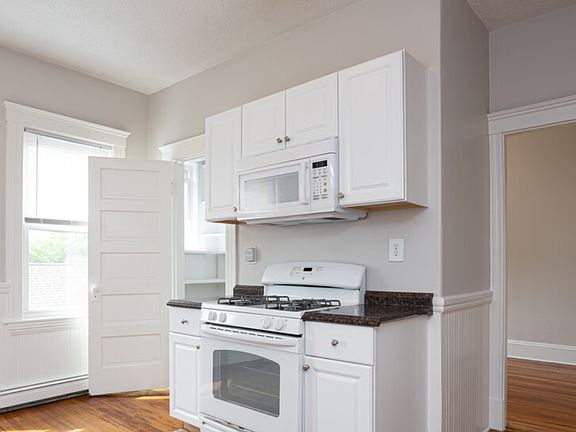 5th image of 120 Columbia St #2