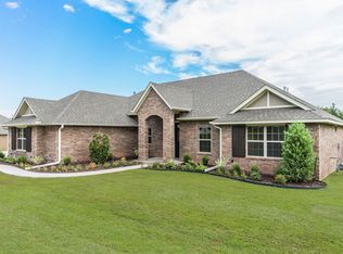 10700 Black Hawk Rd, Edmond, OK 73025