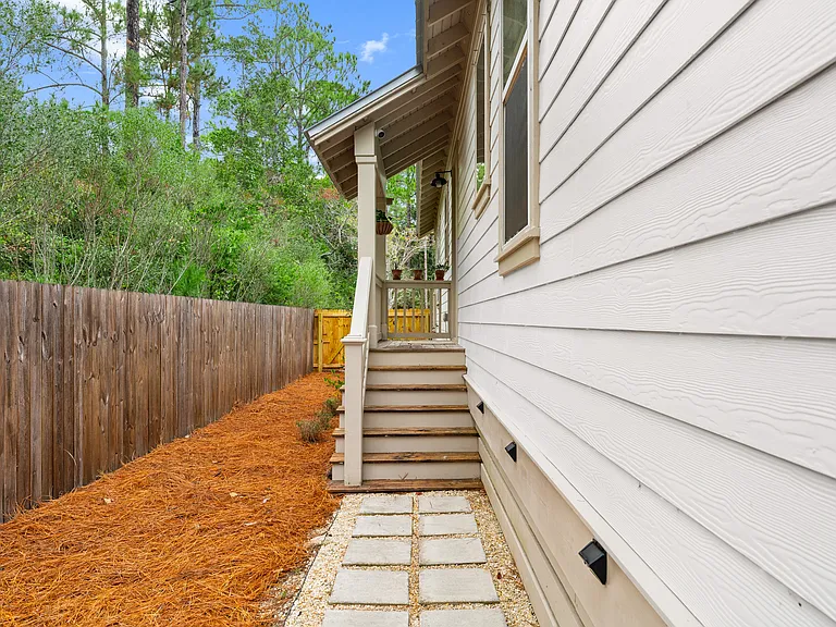 156 Summer Breeze Ln — Photo 37