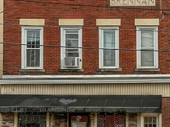 39 S Main St, Carbondale, PA 18407