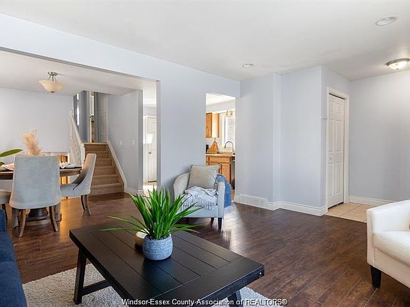 5th image of 636 Josephine Ave