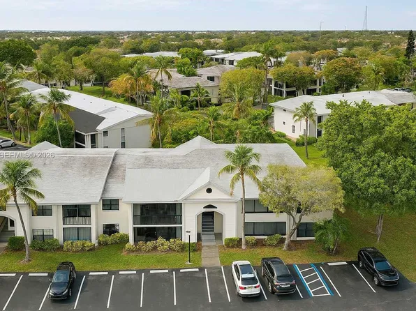 921 NE 199th St APT 107, Miami, FL 33179