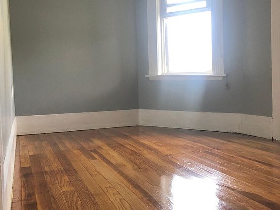 3rd image of 253 Newbury Ave #2