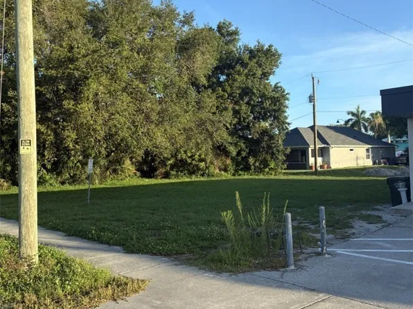 1925 Suwanee Ave, Fort Myers, FL 33901