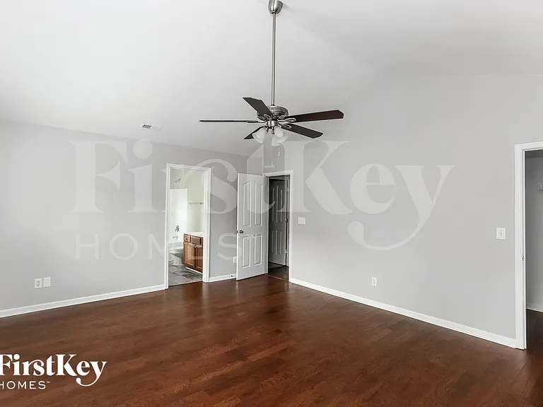 11253 Heritage Green Dr — Photo 9