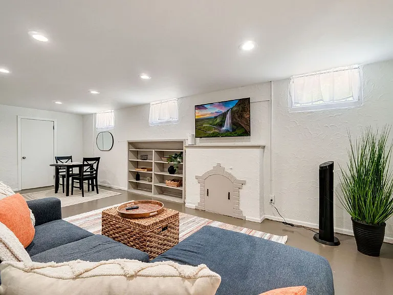 505 Locust St — Photo 14