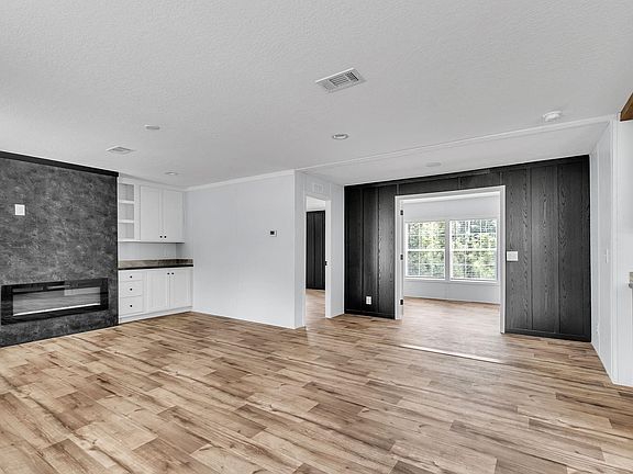 4th image of 229 Starr Ridge Rd
