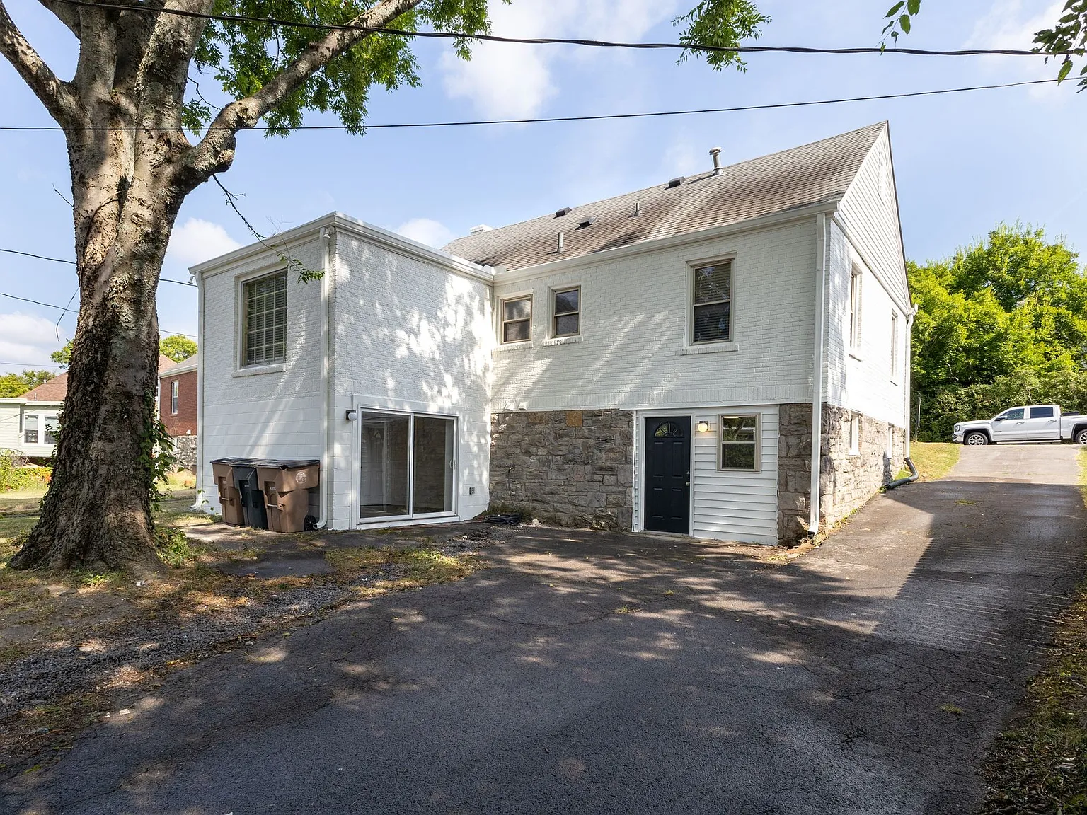 2313 Sunset Pl - 1 — Photo 2
