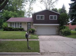 1332 N Indigo Dr, Mount Prospect, IL