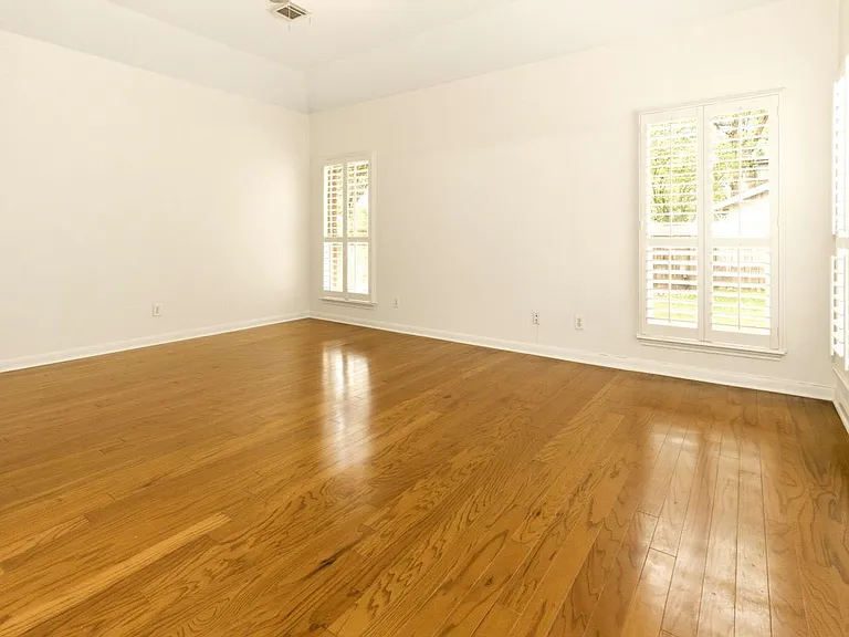 119 Baythorne — Photo 36
