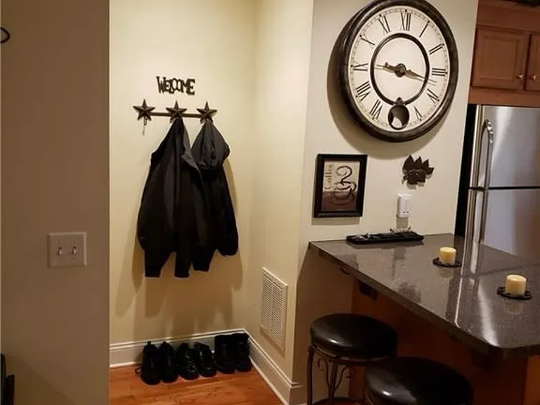 86 Otrobando Ave #6 — Photo 4