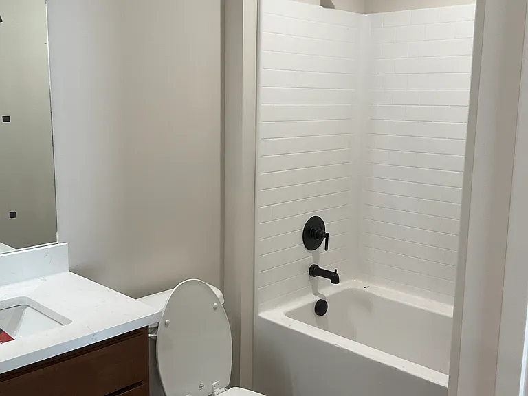 796 E Sunnyside Rd #101 — Photo 8