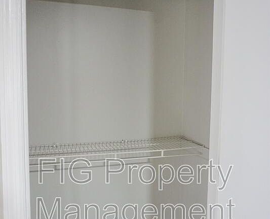 4th image of 2511 Cedar Ln #1