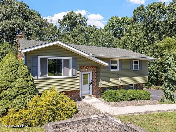 3rd image of 36 Briar Creek Rd