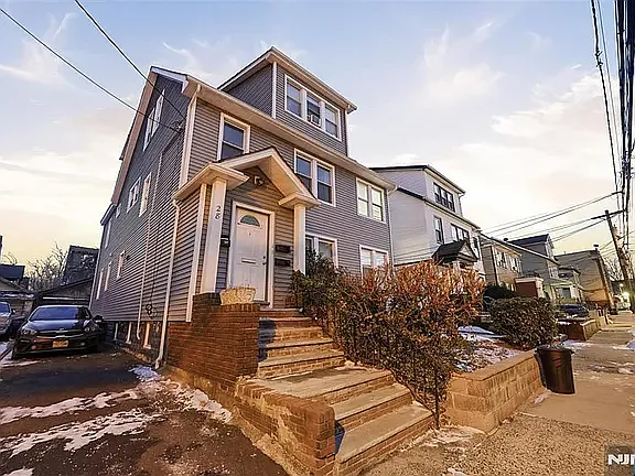 28-30 Monticello Ave #1