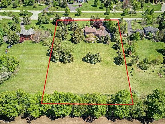 4th image of 11 Bridlewood Blvd