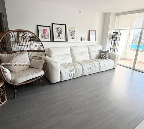 5th image of 20225 NE 34th Ct APT 1617