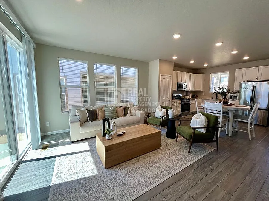 Building Photo - 2779 Optimista Pl